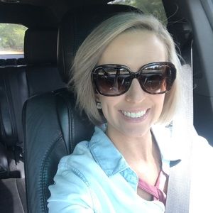 Meet your Posher, April